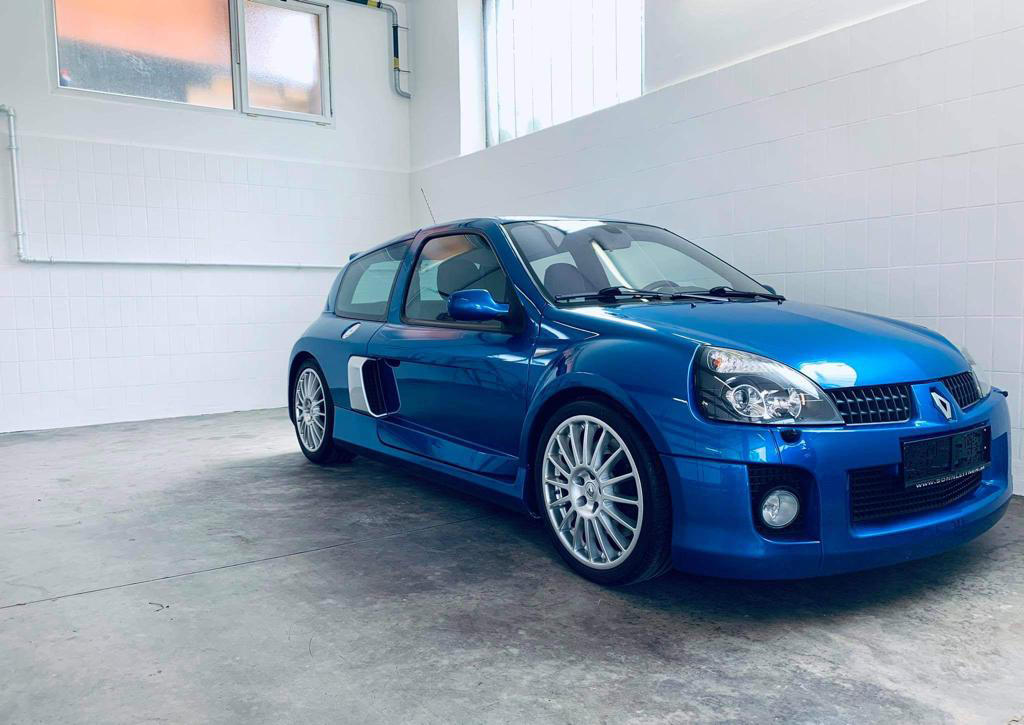 Renault Clio V6 Phase II Renault Clio - The Carage